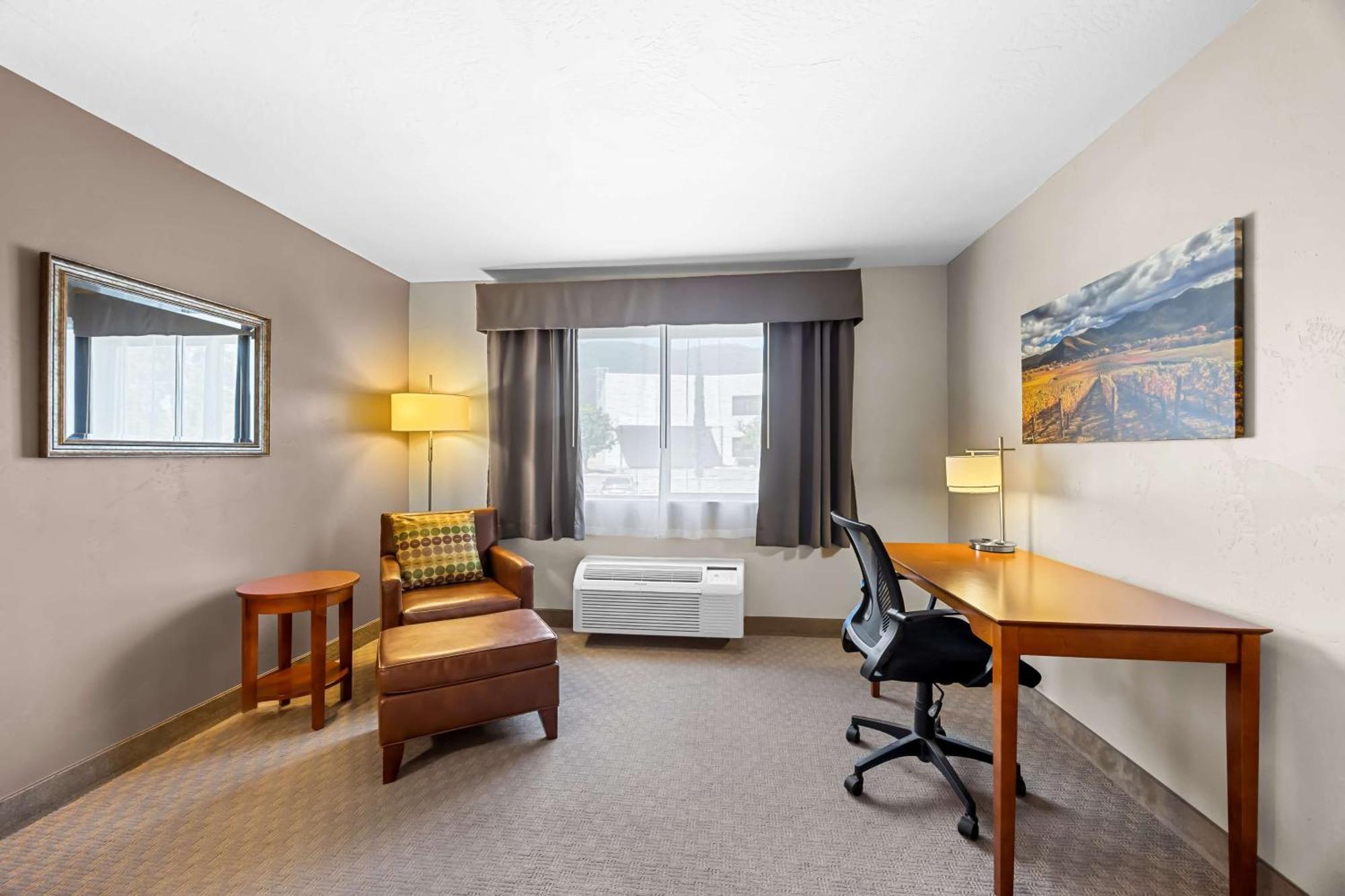 Best Western Inn At The Rogue Rogue River Exterior photo