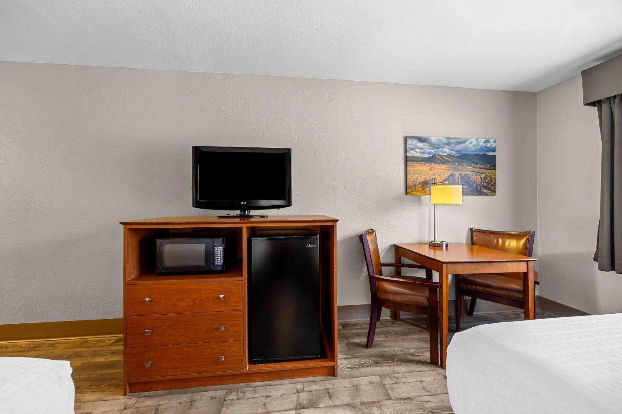 Best Western Inn At The Rogue Rogue River Exterior photo